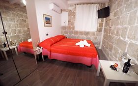 Plaza Stone Apartment